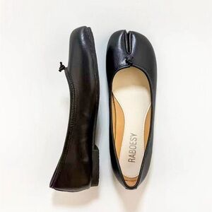 Women's Black Leather Heeled Flats